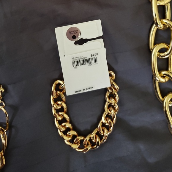 ⛔️Gone to Goodwill!⛔️ Jewelry Bundle - Picture 5 of 6